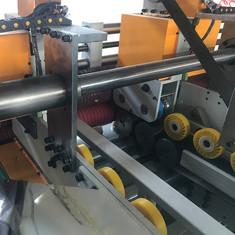 China máquina de costura 12m*3m*1.5m da caixa 8.6kw ondulada automática à venda