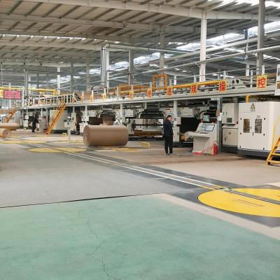 China ISO9001 cadena de producción de la cartulina acanalada de tres capas en venta
