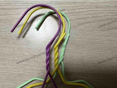 中国 1.9mm Multi-colored Laundry Wire Hanger For Dry Cleaner 販売のため