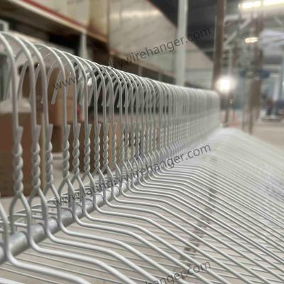 中国 2.3mm Metal Laundry Wire Hanger For Cleaners-White 販売のため