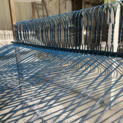 China 18inch Good Quality Clothes Wire Hanger For Dry Cleaner-Blue en venta