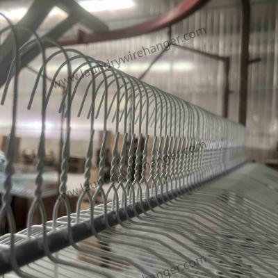 中国 18inch Notched Coated Wire Hangers For Laundry Service 販売のため