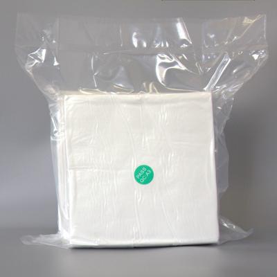 Chine essuie-glace de nettoyage de Microfiber de polyester d'essuie-glace Bemcot de Cleanroom protégé de la poussière de 6*6 100pcs 110g pour l'usage de Cleanroom à vendre