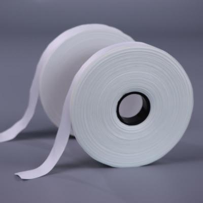 China Microdenier Cleanroom Cleaning Wipe Roll 100% Polyester Disposable Microfiber Wipes for sale