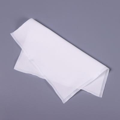 Chine 9 le nettoyage non pelucheux jetable stérile des passages à sec d'un chiffon 120g de pouce essuie le polyester 100% à vendre