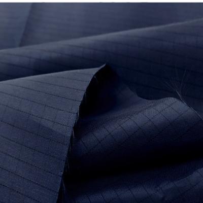 Китай Cleanroom Lint Free Polyester ESD Safety Anti Static Fabric For Lab Clothing продается