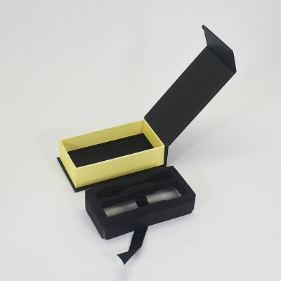 China Caja de papel rígida calificada negro amistoso del imán de las cajas de regalo de Eco con la espuma de Eva en venta