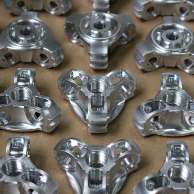 Китай Подгонянные механические части CNC алюминиевые Sandblasting шелк экранируя поверхностный финиш продается