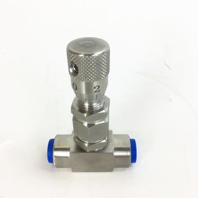 China Válvula dosificadora líquida medidora de acero inoxidable de la aguja de la manera del gas de la válvula de aguja del micrófono una en venta