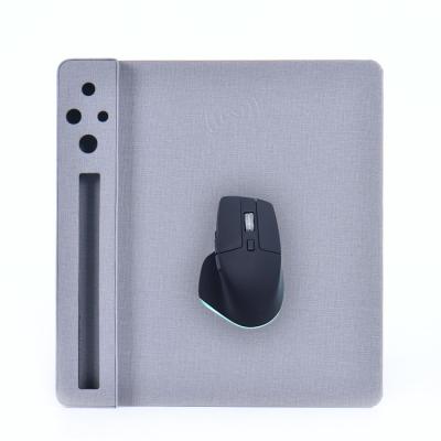 China New Design Mouse Pad With 4 In 1 Function Mouse Pad Cellphone Holder Pen Slot Wireless Charger Mouse Mat en venta