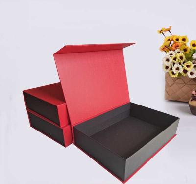 China Rigid Recycled Magnetic Closure Gift Boxes , Collapsible Personalised Gift Packaging for sale