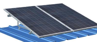 China As braçadeiras fotovoltaicos do telhado do metal do triângulo para os painéis solares 60m/S corrugaram-se à venda