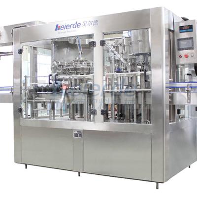 China Máquina de llenado de bebidas carbonatadas pequeñas de 4000 bph SS304 ISO9001 en venta