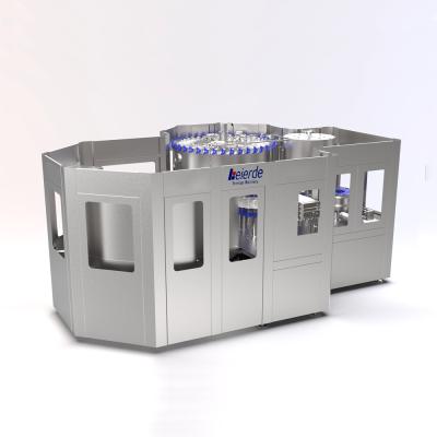 China Máquina elétrica automática de enchimento de líquido 1000 BPH 24000 BPH para bebidas à venda