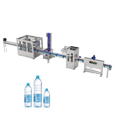 China 2000BPH Máquina automática de llenado de agua mineral 1800kg Máquina automática de embotellado de agua en venta