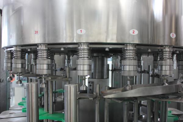 Quality Beverage Production Oil Filling Machine 380V 50Hz Oil Filler Bottle for sale