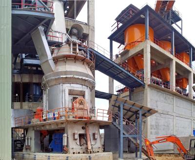 Chine Moulin de meulage de bauxite crue verticale de Hengcheng dans la maille de l'usine 1250 de ciment à vendre