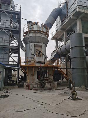 Chine High Efficiency Bauxite Grinding Mill Dolomite Pulverizer Machine Vertical à vendre