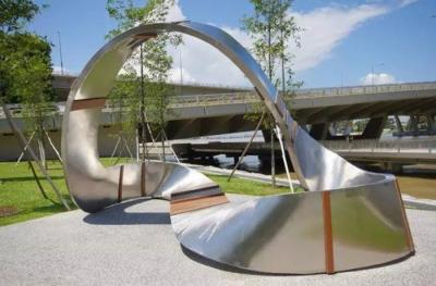 China Gran escultura de acero inoxidable forjado pulido con espejo de metal para exteriores en venta