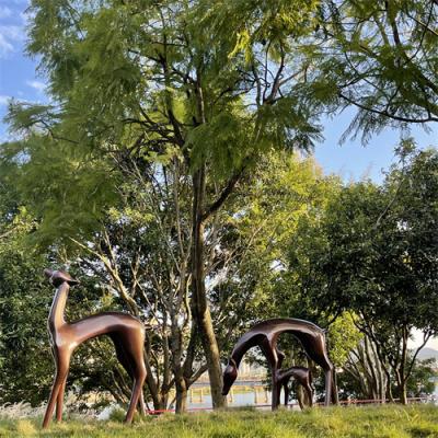 China Decoración al aire libre de lanzamiento los 80cm - el 160cm de las estatuas de bronce del jardín de los ciervos de Sika en venta
