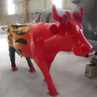 China Metal Large Outdoor Cow Bull Statue Garden Animal Cattle Sculptures for sale