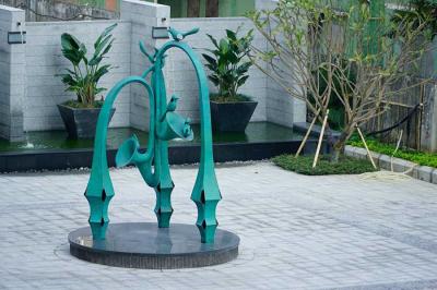 Chine Le jardin décoratif en métal en bronze de musique orchestrale sculptent fait main adapté aux besoins du client à vendre