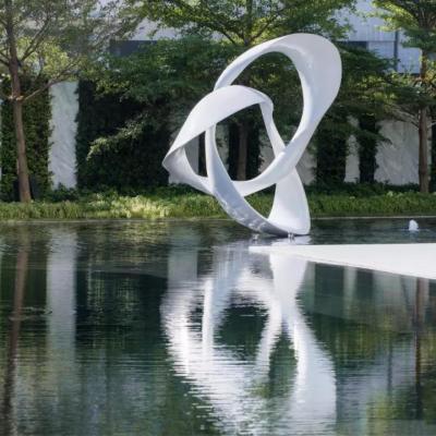 Chine Art Garden Statues Metal moderne public FRP a poli la sculpture en acier inoxydable à vendre