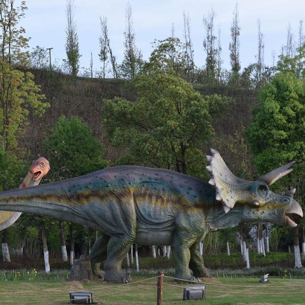 Quality Weather Proof Giant Animatronic Dinosaur Statue For Yard Customized for sale