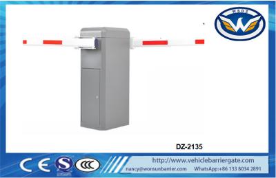 China Heavy Duty Car Park Barrier Two Motor Two Booms 24VDC Motor Vehicle Barrier For Community à venda