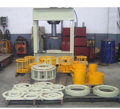 China Hydraulic Forklift White Color Solid Tire Press Machine 80 - 200 Ton Customized Size for sale