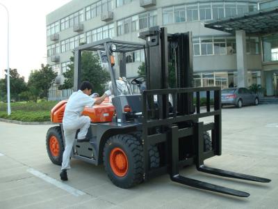 China 6 Wheel 5 Ton Port Diesel Powered Forklift With ISUZU Energy Saving Engine for sale