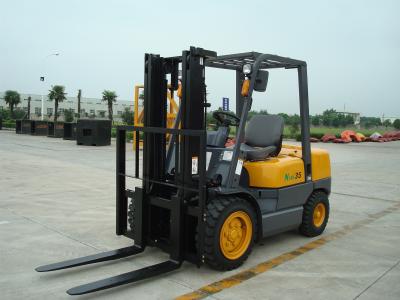 China Pneumatic Solid Tyre Diesel Engine Forklift , Counterbalance Forklift Truck 2 Stage / 3 Satge Mast for sale