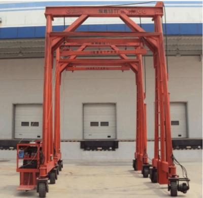 China Red Steel Standard Mobile Container Crane , Port Gantry Crane Container Handling Crane for sale