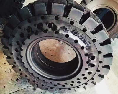 Китай Твердое колесо 350кг запасных частей грузоподъемника покрышки пневматическое резиновое определяет вес брутто продается