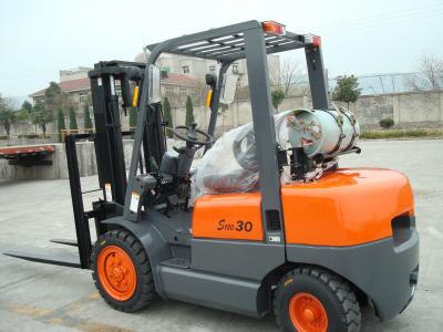 China 500mm Load Center Gasoline LPG Forklift With Operator Type Driver Seat for sale