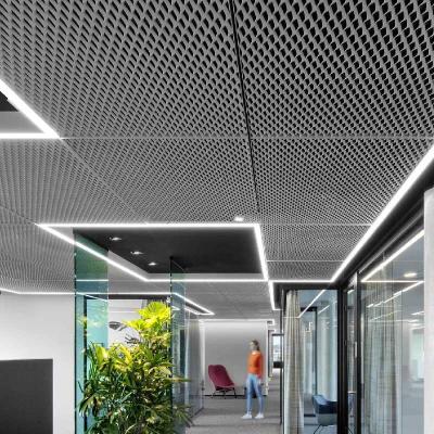Chine Fil de soudure Mesh Ceiling Tiles de cadre de Diamond Aluminum Mesh Ceiling Panel à vendre