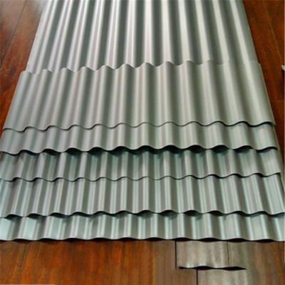 Chine Épaisseur ondulée en aluminium adaptée aux besoins du client du plafond 2mm en métal non perforée à vendre