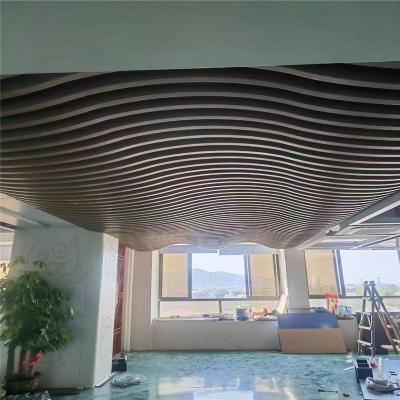 China Acoustic Design Ceiling Metalwork Aluminum Baffle Wave Ceilings en venta