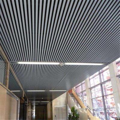 Chine 135mm Aluminum U Strip Ceiling PVDF Coating Sound Absorption à vendre