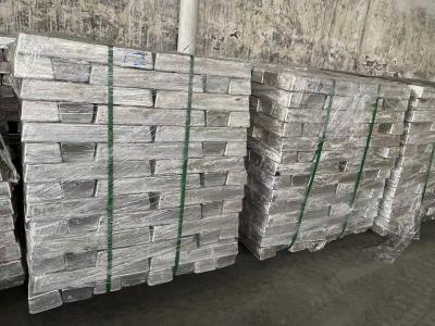 Chine Magnésium pur en métal blanc argenté de 99,99% lingots en métallurgie à vendre