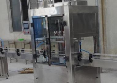 China máquina de enchimento líquida da bomba Peristaltic automática completa da máquina de enchimento 3Kw 650Kg à venda