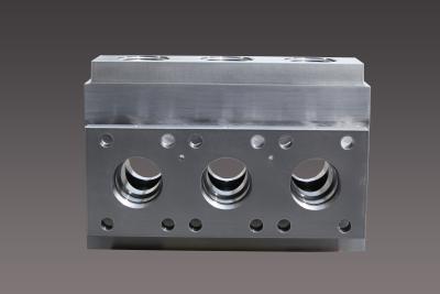 中国 5000 PSI Drilling Rig Mud Pump Parts Temperature 200°F OEM Service Forged Steel Valve Body 販売のため