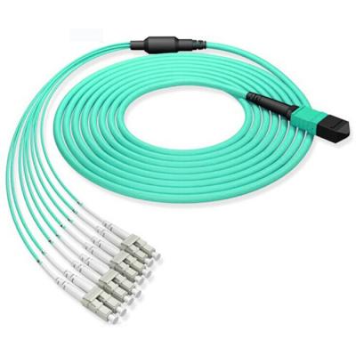 Chine Pullover optique à plusieurs modes de fonctionnement OM3 OM4 du cable connecteur MPO de fibre de gigabit de LC à vendre