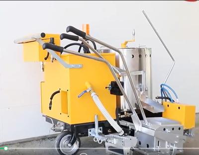 China Durable Self-Propelled Thermoplastic Road Marking Machine with Oscillator Weight of 260kg à venda