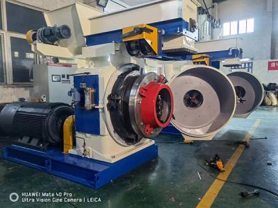 China 2 rolos 3,5 t/h máquina de prensa de madeira DRZL650 moinho de pellets de madeira à venda