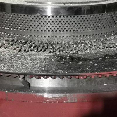 China 3000KG/H Waste Pellet Making Machine 3 Rollers Profession SFR Pellet Mill Machine zu verkaufen