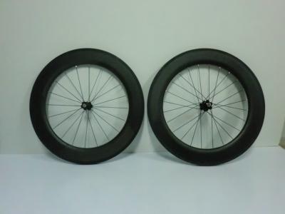 Chine roues tubulaires de vélo de Wheelset d'enclume de carbone de 700C 86mm de 20 - 24 trous à vendre