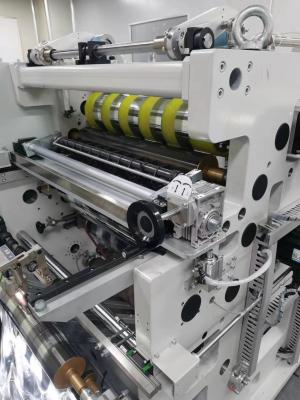 China Máquina de papel movida a motor servo do rewinder da talhadeira da multi talhadeira 120mm automática funcional do rolo à venda