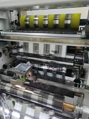 中国 アルミ ホイルのスリッター500mmのフィルムのスリッターの巻取り機のrewinder機械 販売のため