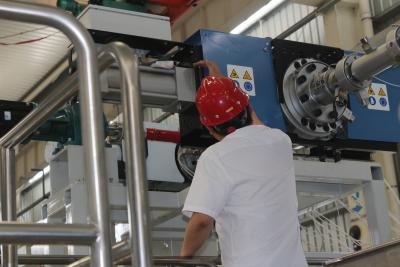 Китай полностью автоматическая упаковочная машина 1200MM Оборудование для вторичной упаковки пленки PVB продается